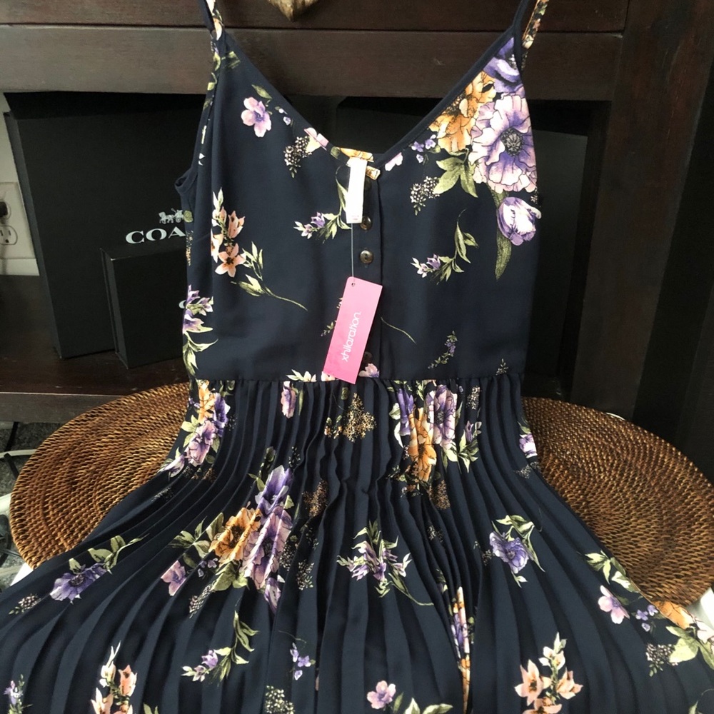 Xhiliration Floral Crinkle Skirt Dress SMALL NWT!